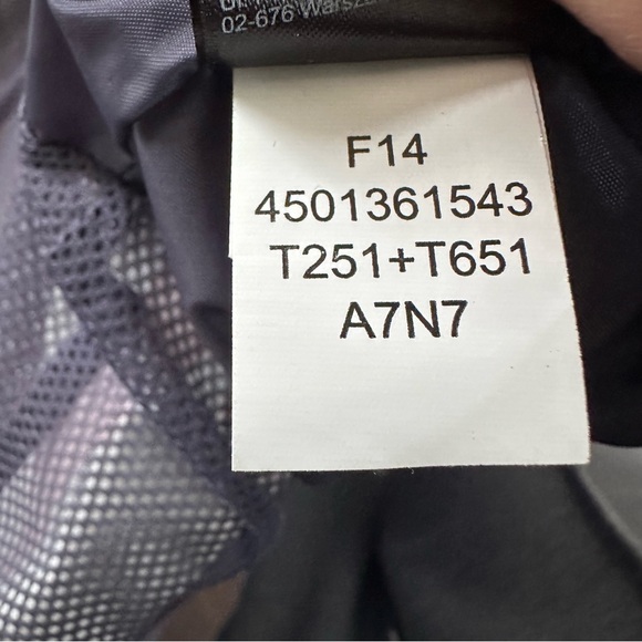 The North Face Women’s HyVent Hooded Rain Jacket Colorblock Size L - Picture 8 of 10